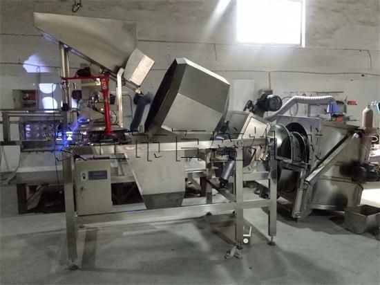 全自動(dòng)八角拌料機(jī)